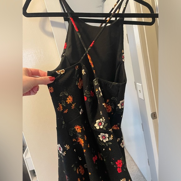 Soprano black floral peplum tank top - Picture 2 of 5